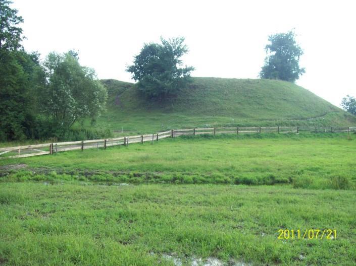 Zdjęcie: Grodzisko z XII wieku usytuowane pomiędzy wsiami Stare Grodzkie a Wnory-Wypychy